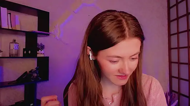 KateCuddle online show from 02.04.25