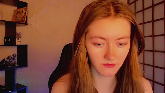 KateCuddle online show from 03.04.25