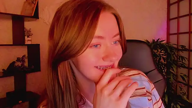 KateCuddle online show from 03.12.25