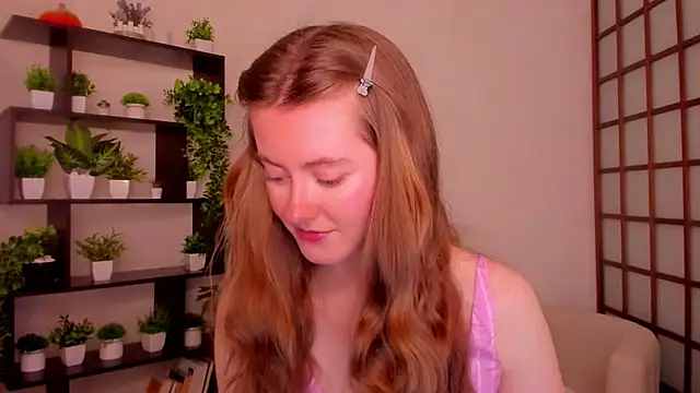 KateCuddle online show from 10.15.25