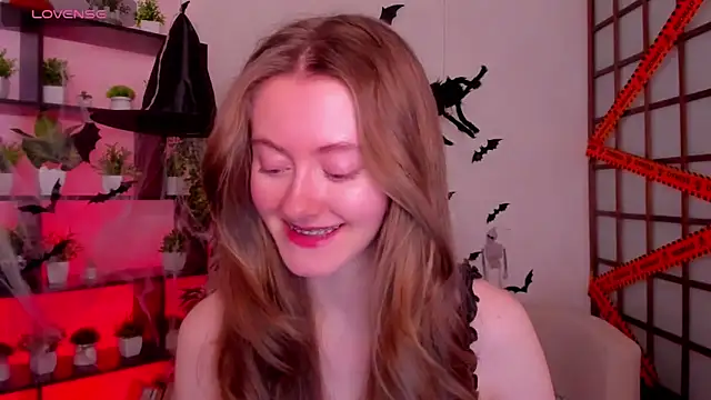 KateCuddle online show from 10.27.25