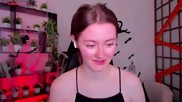 KateCuddle online show from 10.29.25