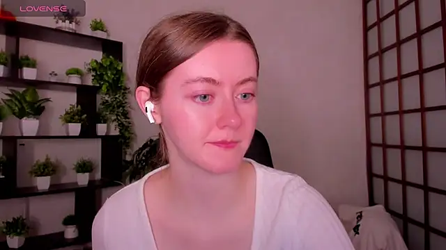 KateCuddle online show from 05.08.26