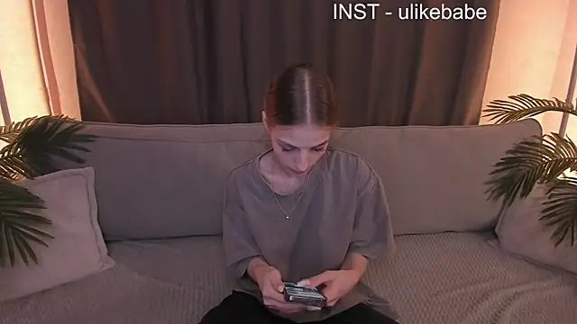 Snapshot of Anna_Fink chatting on 01.24.25 Anna Fink online show from 01.24.25