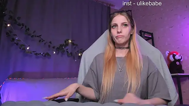 Snapshot of Anna_Fink chatting on 03.21.25 Anna Fink online show from 03.21.25