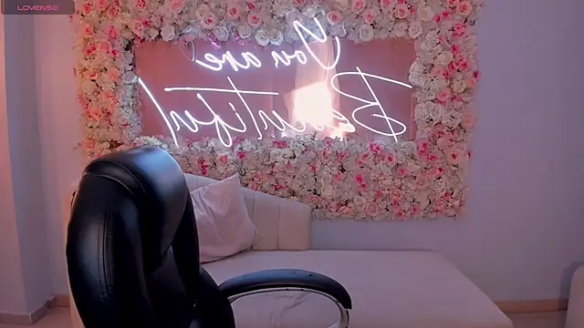 KendraClarkX online show from 04.02.26