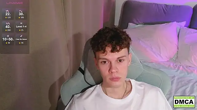 Snapshot of cute_thomas chatting on 12.14.25 cute thomas online show from 12.14.25