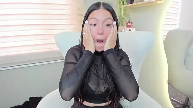 julieta evans  online show from 11.25.25