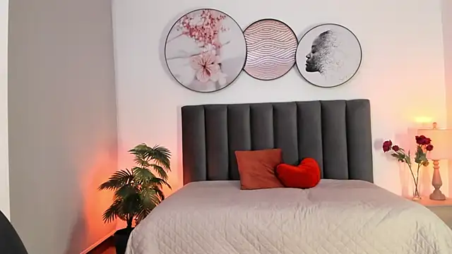 SaharaGarcia   online show from 01.12.25