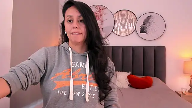 Snapshot of SaharaGarcia__ chatting on 05.14.26 SaharaGarcia online show from 05.14.26