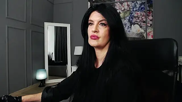 Snapshot of DomMelissaW chatting on 12.04.24 DomMelissaW online show from 12.04.24