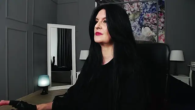 Snapshot of DomMelissaW chatting on 01.04.25 DomMelissaW online show from 01.04.25