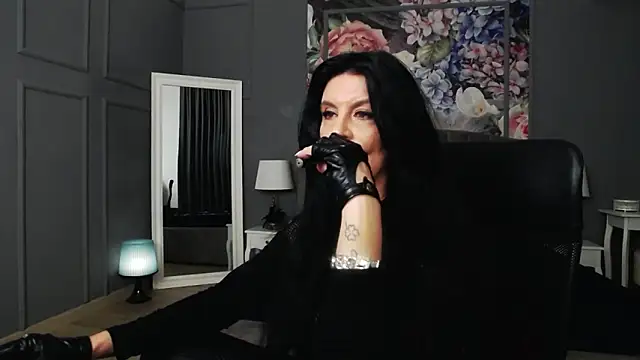 Snapshot of DomMelissaW chatting on 01.28.25 DomMelissaW online show from 01.28.25