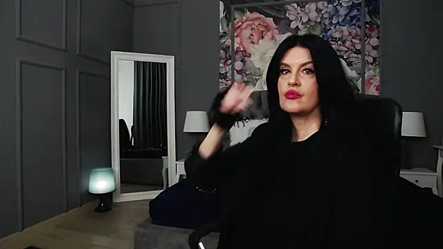 Snapshot of DomMelissaW chatting on 02.07.25 DomMelissaW online show from 02.07.25