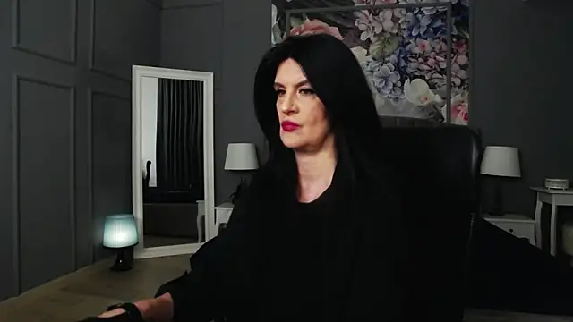 Snapshot of DomMelissaW chatting on 03.08.25 DomMelissaW online show from 03.08.25