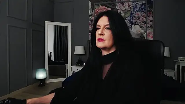 Snapshot of DomMelissaW chatting on 03.18.25 DomMelissaW online show from 03.18.25