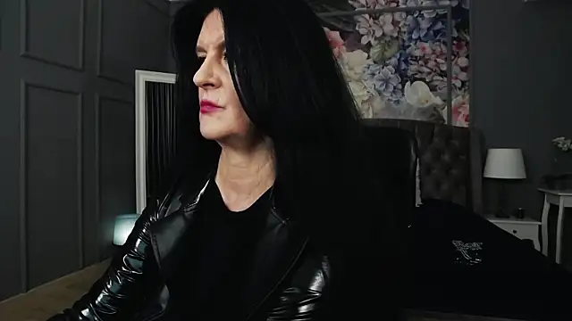 Snapshot of DomMelissaW chatting on 09.13.25 DomMelissaW online show from 09.13.25