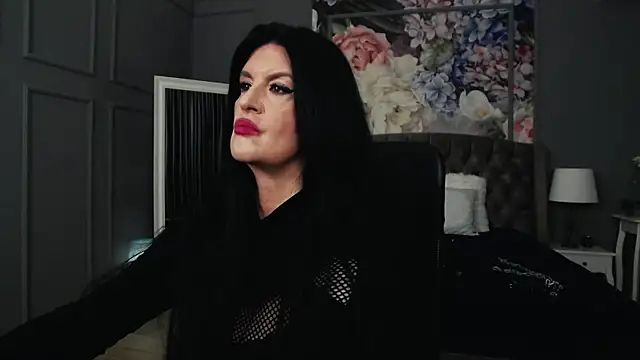 Snapshot of DomMelissaW chatting on 09.24.25 DomMelissaW online show from 09.24.25