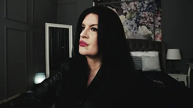 Snapshot of DomMelissaW chatting on 11.13.25 DomMelissaW online show from 11.13.25