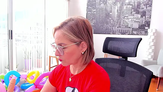 Snapshot of jane_turner chatting on 12.10.24 jane turner online show from 12.10.24