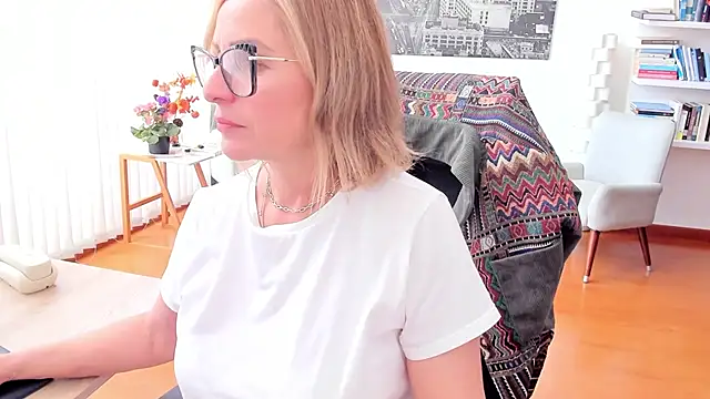Snapshot of jane_turner chatting on 01.15.25 jane turner online show from 01.15.25