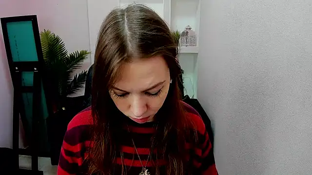 Snapshot of Persephoni chatting on 03.09.25 Persephoni online show from 03.09.25