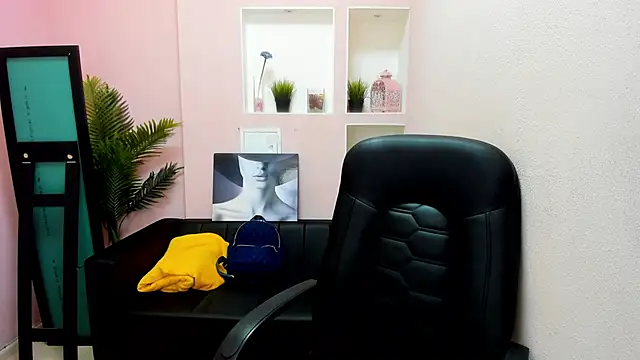 Snapshot of Persephoni chatting on 03.15.25 Persephoni online show from 03.15.25