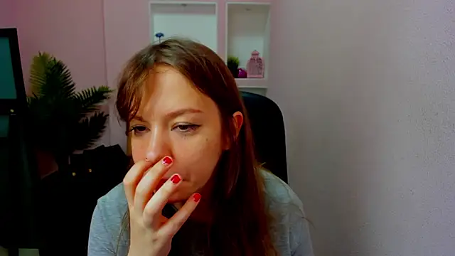 Snapshot of Persephoni chatting on 10.25.25 Persephoni online show from 10.25.25