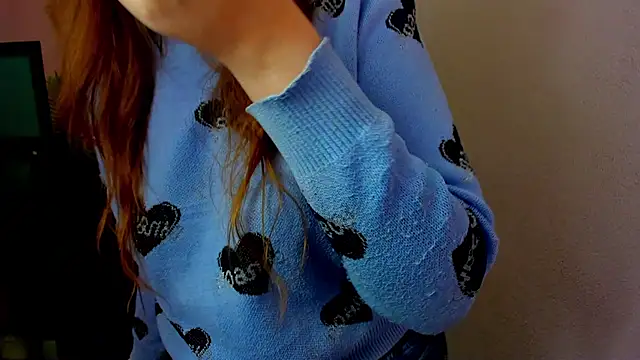 Snapshot of Persephoni chatting on 11.02.25 Persephoni online show from 11.02.25