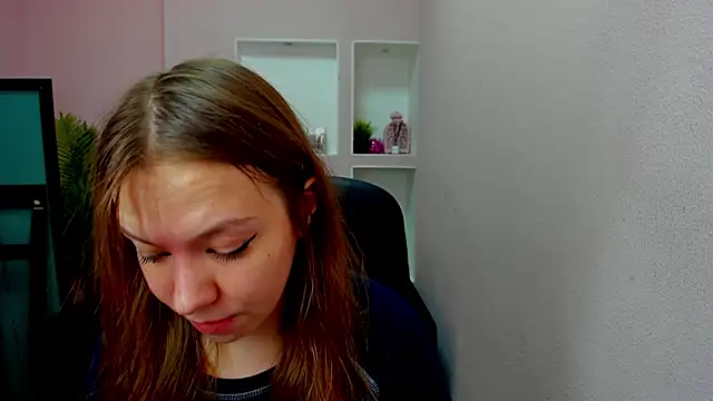 Snapshot of Persephoni chatting on 11.22.25 Persephoni online show from 11.22.25