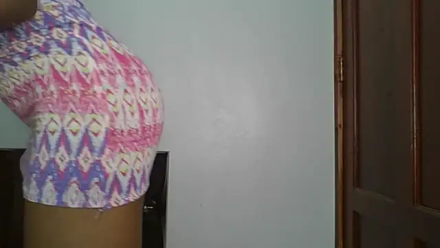 Snapshot of sweet_sassy_ chatting on 11.17.25 sweet sassy online show from 11.17.25