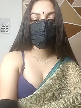 Snapshot of _desigori chatting on 12.20.24 desigori online show from 12.20.24