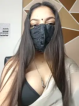 Snapshot of _desigori chatting on 12.31.24 desigori online show from 12.31.24