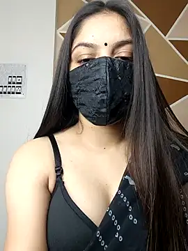 Snapshot of _desigori chatting on 01.03.25 desigori online show from 01.03.25