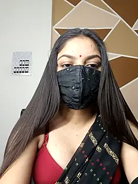 Snapshot of _desigori chatting on 03.01.25 desigori online show from 03.01.25