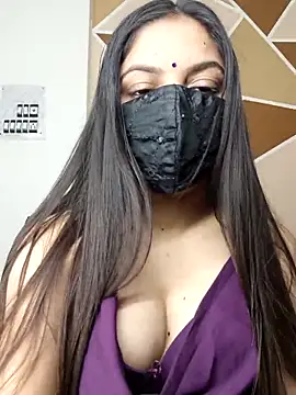 Snapshot of _desigori chatting on 03.02.25 desigori online show from 03.02.25