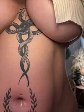 Snapshot of clarachanelricek chatting on 12.20.24 clarachanelricek online show from 12.20.24