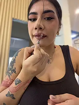 Snapshot of clarachanelricek chatting on 11.22.25 clarachanelricek online show from 11.22.25