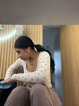 Snapshot of clarachanelricek chatting on 12.17.25 clarachanelricek online show from 12.17.25