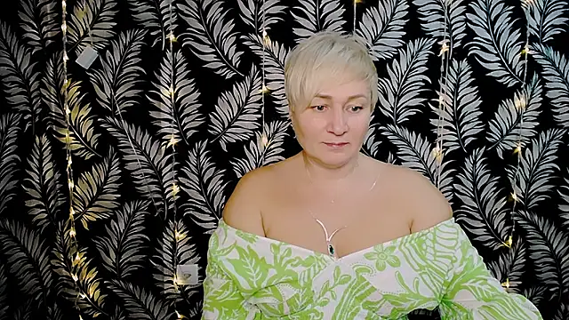 Olivia playful online show from 01.07.25