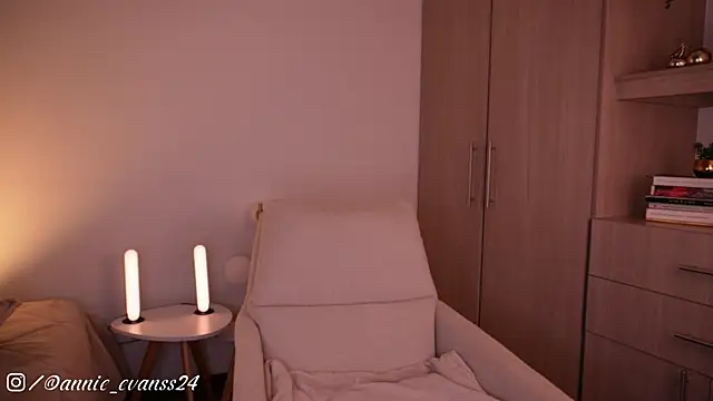 annie24 evans online show from 11.25.25