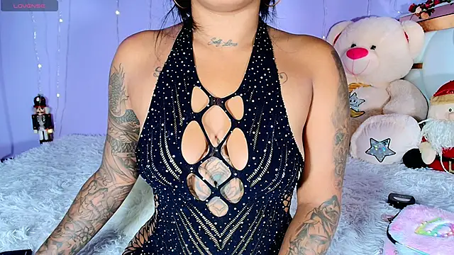 Snapshot of Julieth_Rossi chatting on 12.18.25 Julieth Rossi online show from 12.18.25