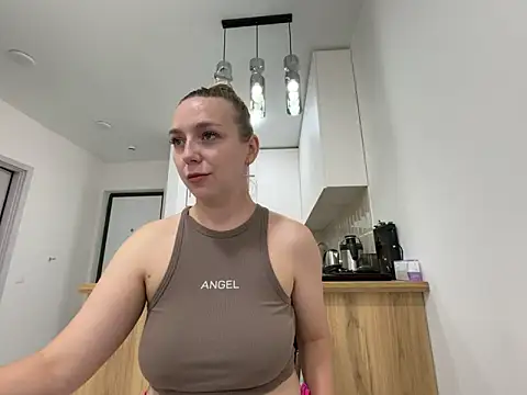 Snapshot of Janeee chatting on 09.30.25 Janeee online show from 09.30.25