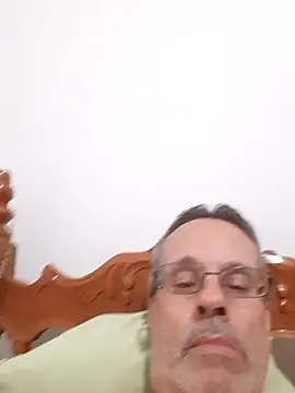 Snapshot of luiz303030 chatting on 11.01.25 luiz303030 online show from 11.01.25