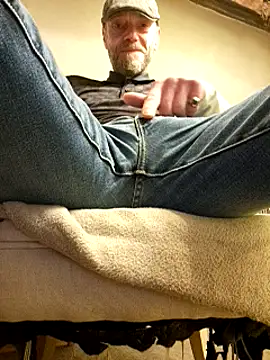 Snapshot of eddouxxx78 chatting on 12.28.24 eddouxxx78 online show from 12.28.24