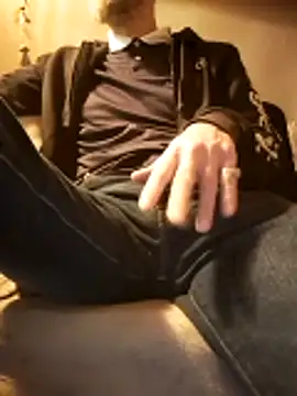 Snapshot of eddouxxx78 chatting on 11.28.25 eddouxxx78 online show from 11.28.25