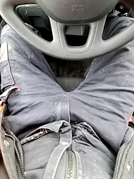 Snapshot of eddouxxx78 chatting on 12.15.25 eddouxxx78 online show from 12.15.25