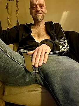 Snapshot of eddouxxx78 chatting on 02.15.26 eddouxxx78 online show from 02.15.26