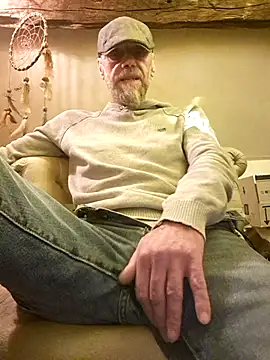 Snapshot of eddouxxx78 chatting on 03.23.26 eddouxxx78 online show from 03.23.26