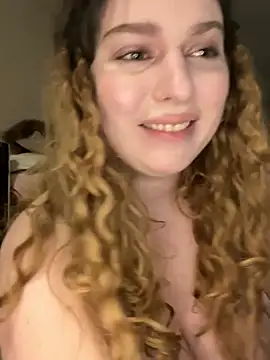 Snapshot of sashasommers chatting on 12.26.24 sashasommers online show from 12.26.24